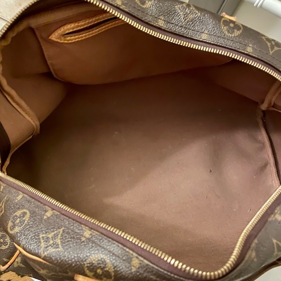 ⭐️ SOLD ⭐️ LOUIS VUITTON - Montorgueil PM Beauty - Picture 10 of 12